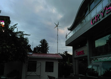 Pannelli solari solari e mulini a vento ibridi del sistema 12KW della generazione di energia eolica per l'azienda agricola