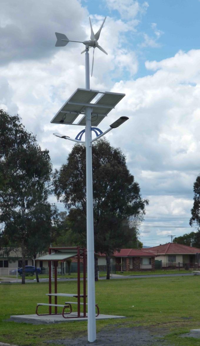 L'alto potere 120w ha condotto l'iluminazione pubblica principale del vento solare con il generatore eolico orizzontale