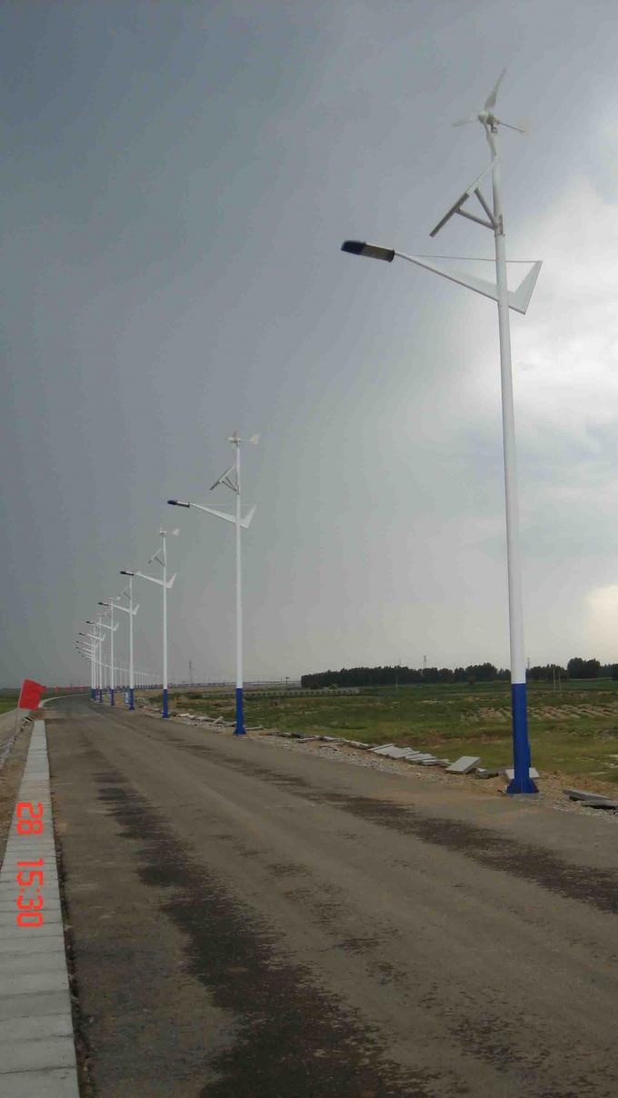 400w commerciale lungo l'iluminazione pubblica solare del vento con 12 M/S ha valutato la velocità del vento, 750RPM